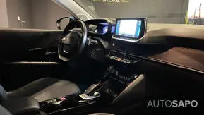 Peugeot 208 1.2 PureTech Allure Pack EAT8 de 2021