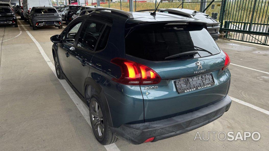 Peugeot 2008 1.2 PureTech Signature EAT6 de 2019