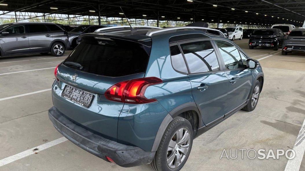 Peugeot 2008 1.2 PureTech Signature EAT6 de 2019