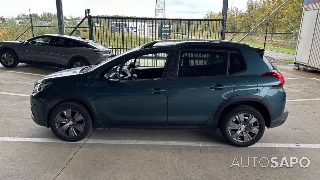 Peugeot 2008 1.2 PureTech Signature EAT6 de 2019