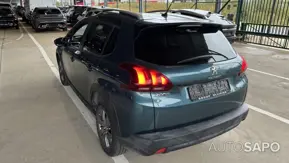 Peugeot 2008 1.2 PureTech Signature EAT6 de 2019