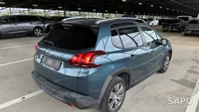 Peugeot 2008 1.2 PureTech Signature EAT6 de 2019