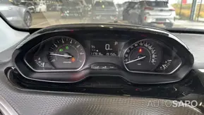 Peugeot 2008 1.2 PureTech Signature EAT6 de 2019