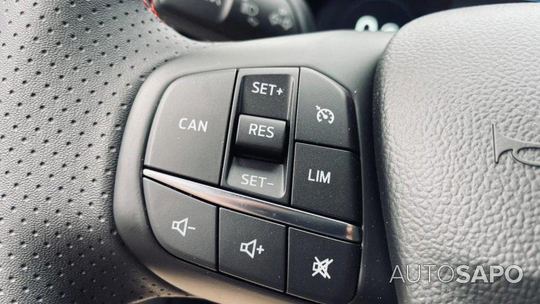 Ford Focus 1.0 EcoBoost MHEV ST-Line X de 2025