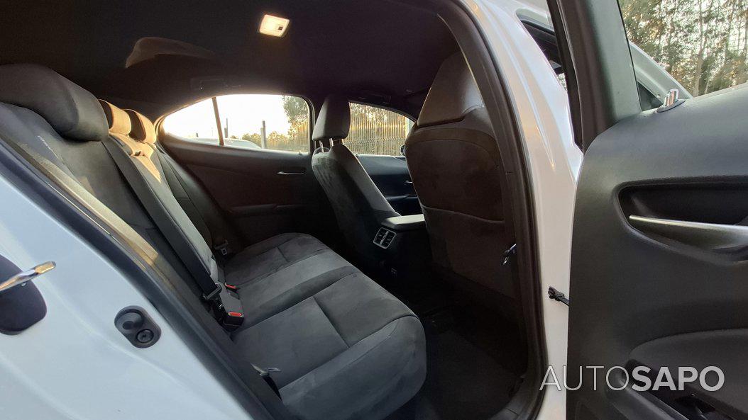 Lexus UX 250h Business de 2021