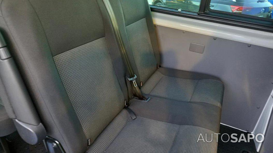 Volkswagen Transporter Kombi 2.0 TDI EXTRA AC de 2024