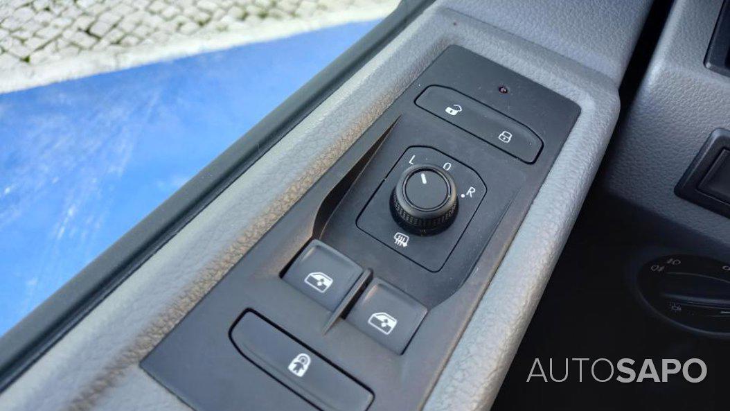 Volkswagen Transporter Kombi 2.0 TDI EXTRA AC de 2024