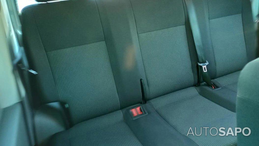 Volkswagen Transporter Kombi 2.0 TDI EXTRA AC de 2024