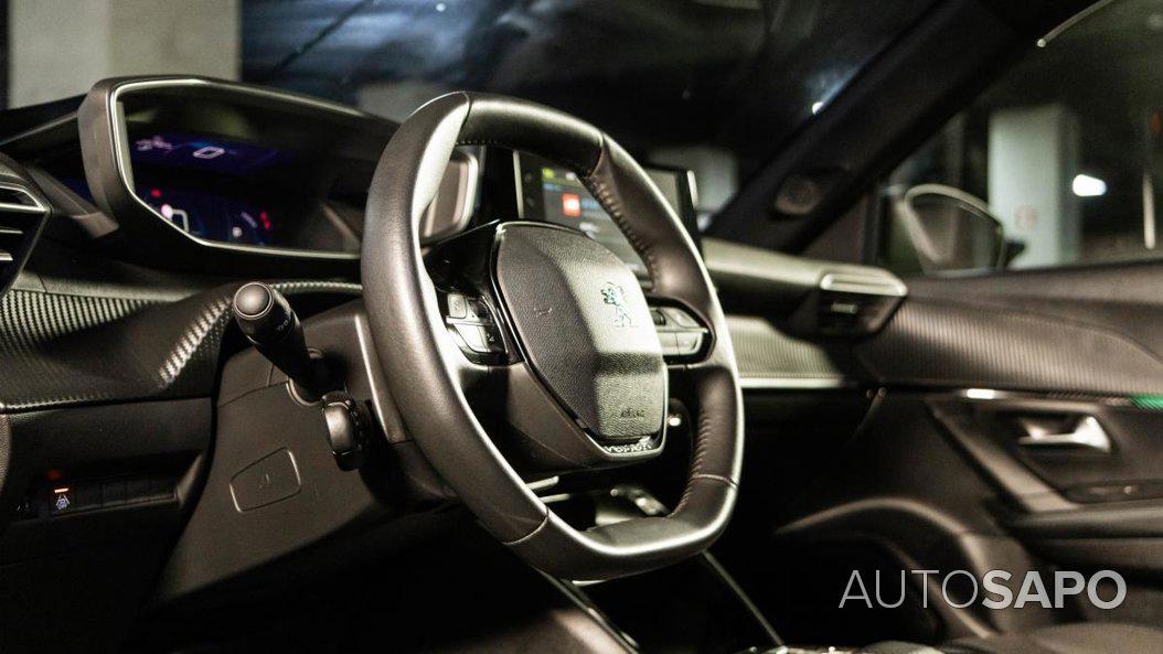 Peugeot e-2008 de 2023