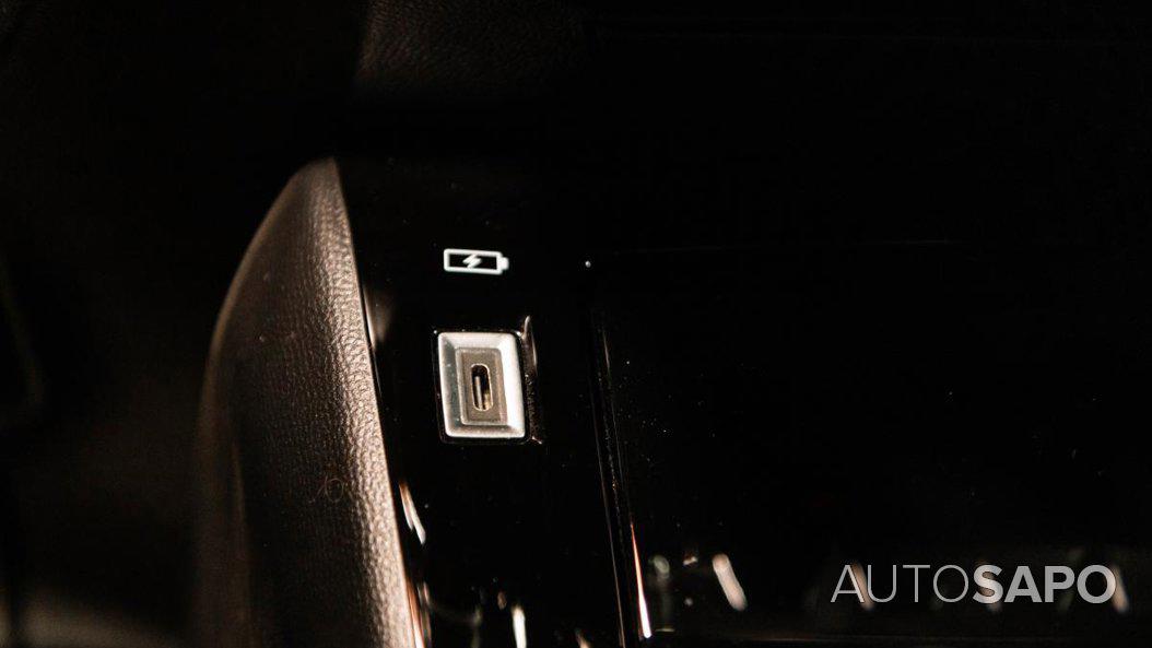 Peugeot e-2008 de 2023