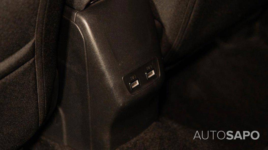 Peugeot e-2008 de 2023