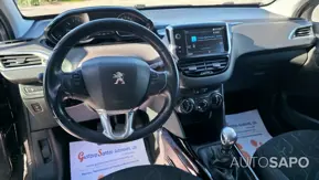 Peugeot 2008 1.2 PureTech Signature de 2019