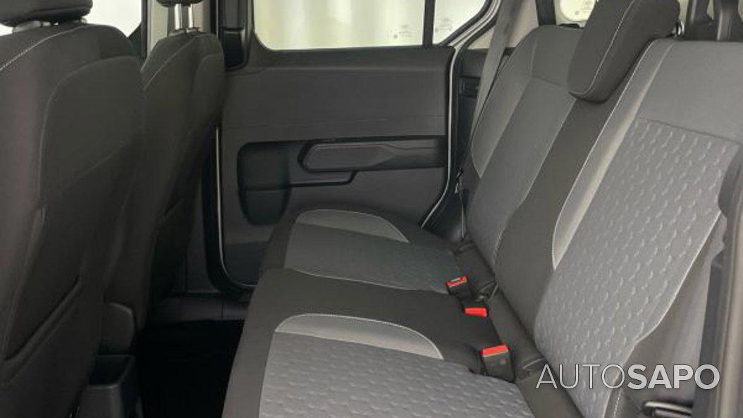 Ford Tourneo Courier 1.0 EcoBoost Titanium de 2025