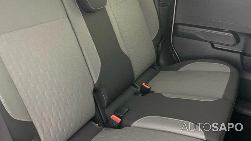 Ford Tourneo Courier 1.0 EcoBoost Titanium de 2025