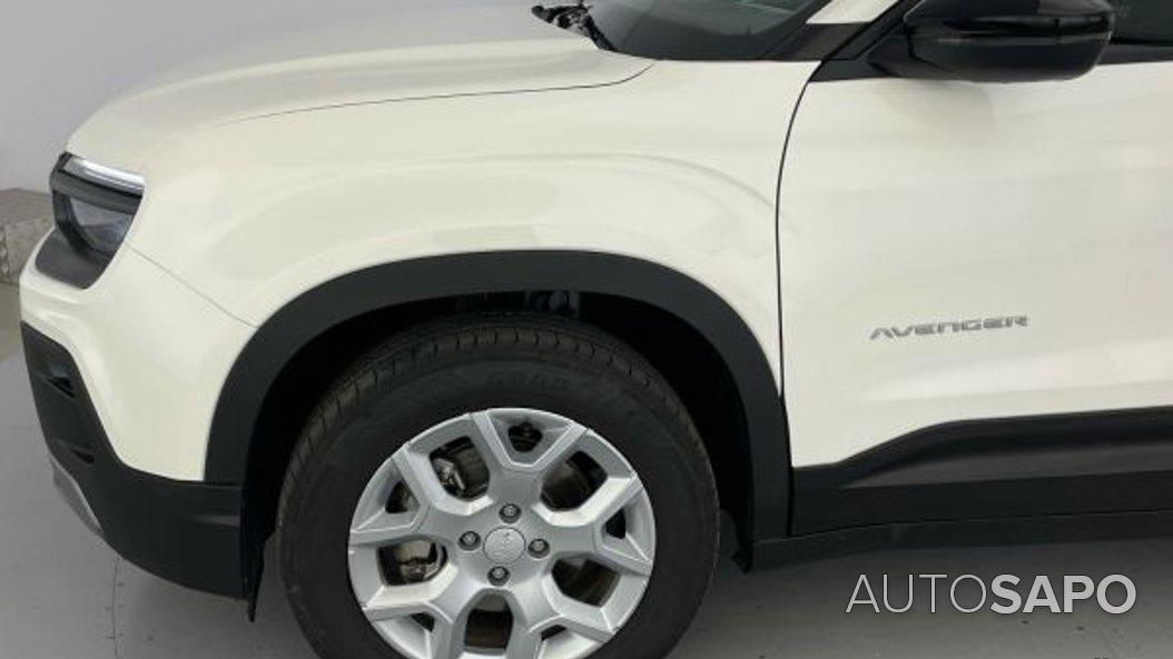 Jeep Avenger 54 kWh Atitude de 2025