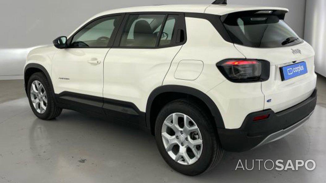 Jeep Avenger 54 kWh Atitude de 2025