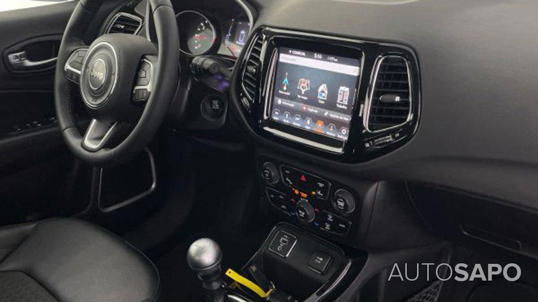Jeep Compass 1.6 M-Jet Night Eagle de 2019