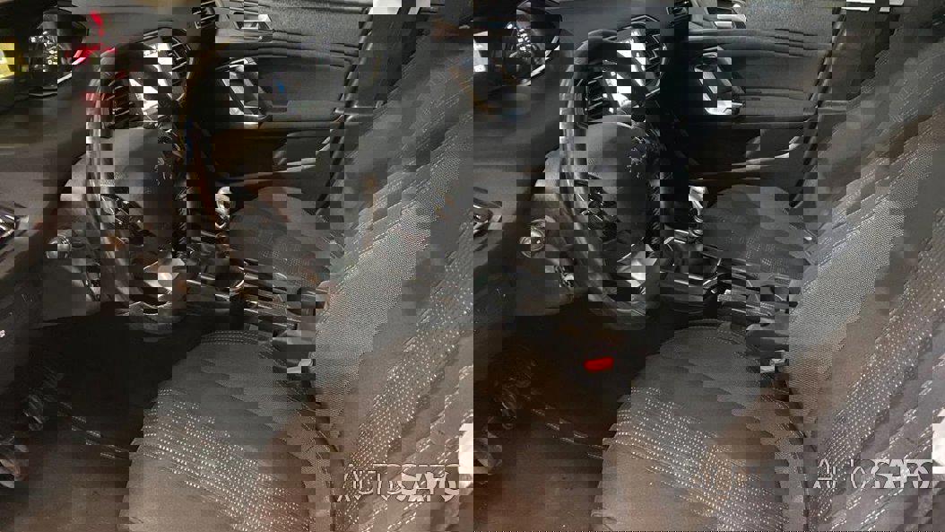 Peugeot 308 1.6 BlueHDi Style J17 de 2015