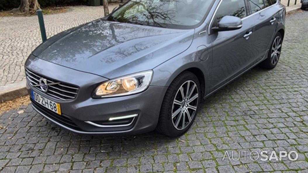 Volvo V60 2.4 D6 Momentum AWD Phev de 2017