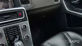 Volvo V60 2.4 D6 Momentum AWD Phev de 2017