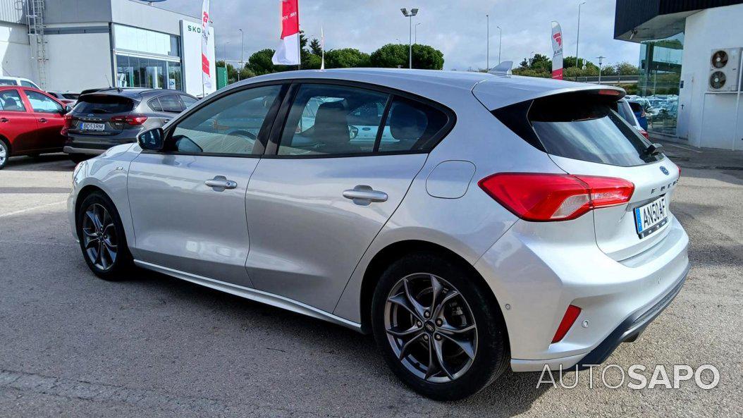 Ford Focus 1.0 EcoBoost ST-Line X de 2021