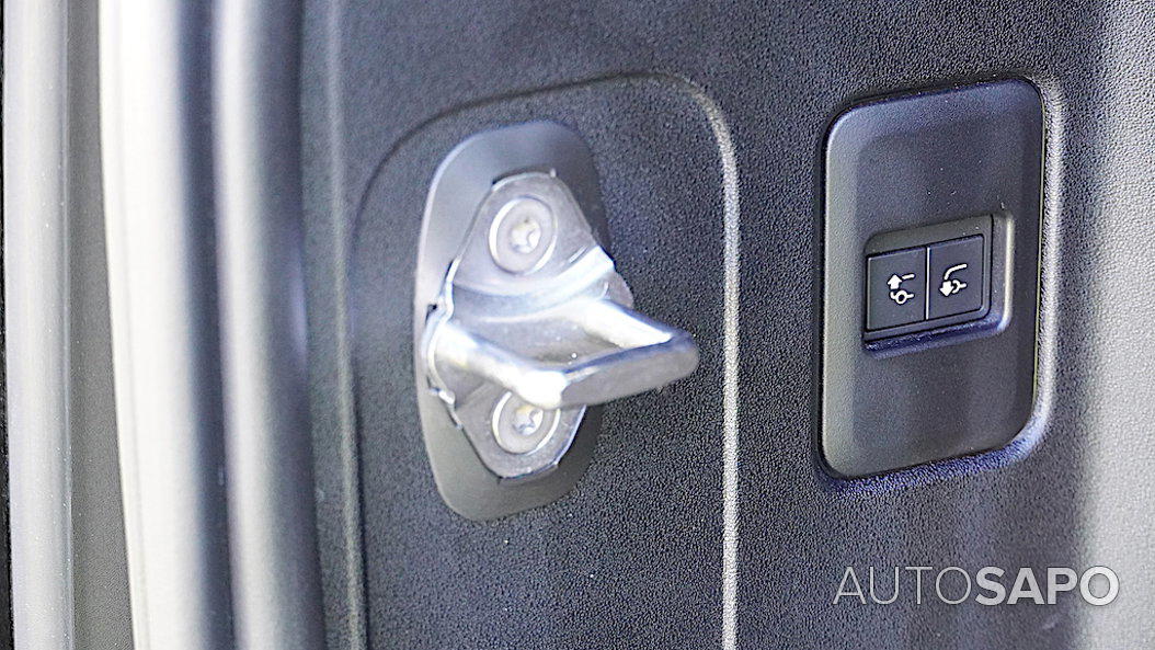 Land Rover Defender 2.0 P400e 110 AWD X-Dynamic SE de 2024