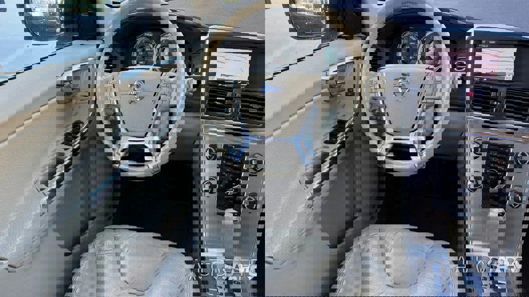 Volvo XC60 2.0 D3 R-Design Geartronic de 2011