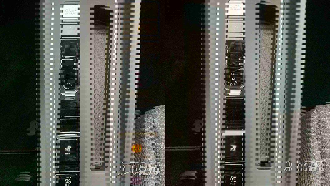 Volkswagen Golf 2.0 TDI Life DSG de 2024