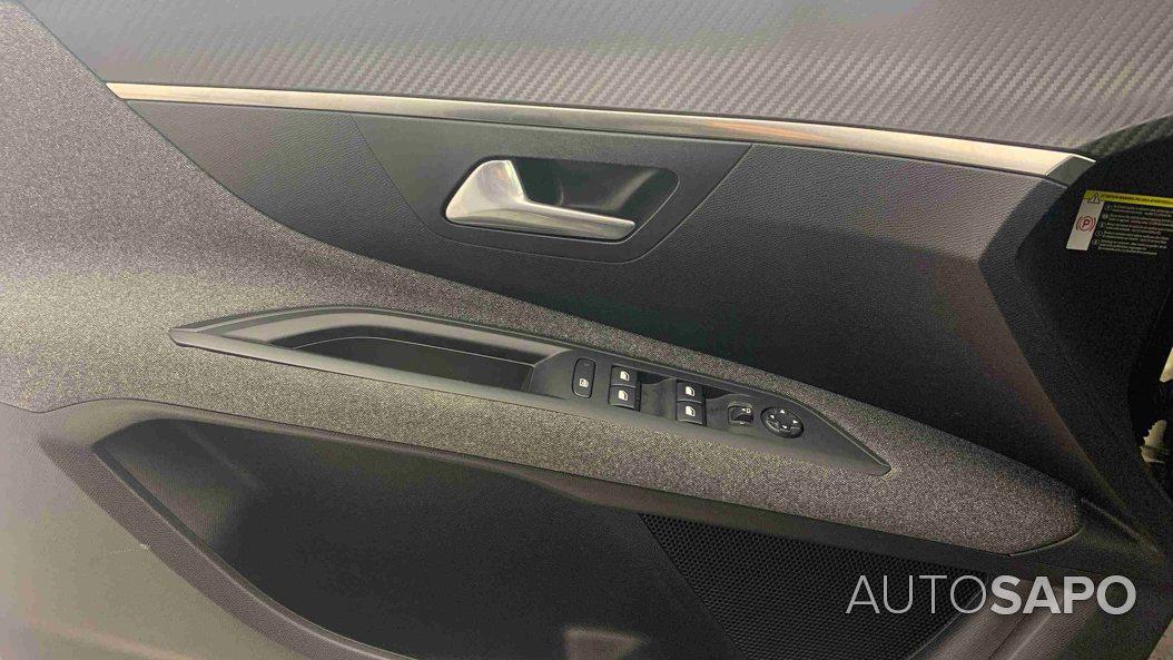 Peugeot 3008 1.2 PureTech Active Pack de 2021