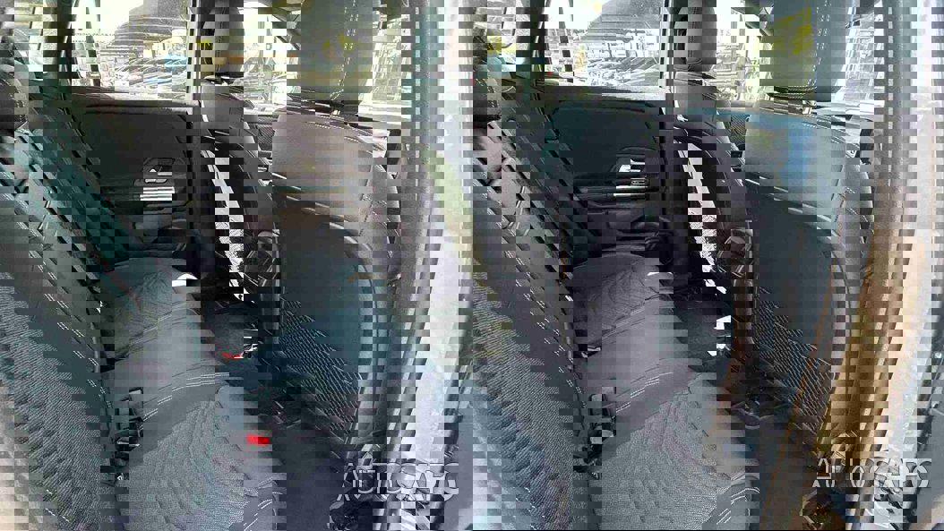 Mercedes-Benz 250 de 2024