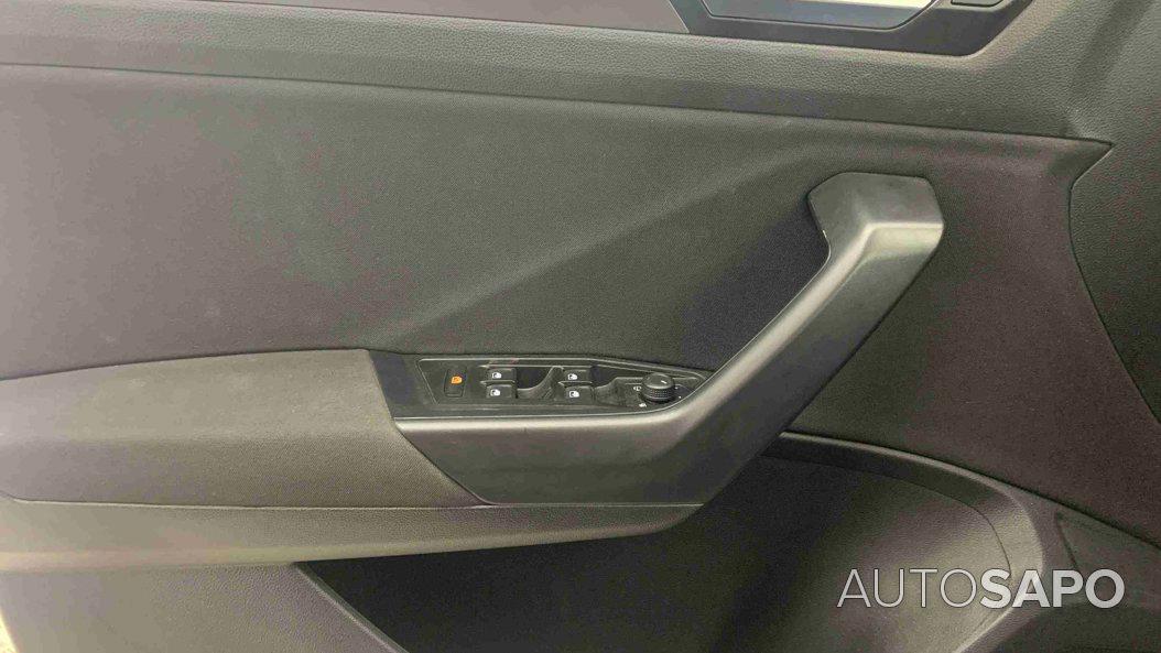 Volkswagen T-Roc 1.0 TSI de 2024