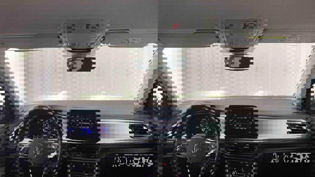 Volkswagen T-Roc 1.0 TSI de 2024