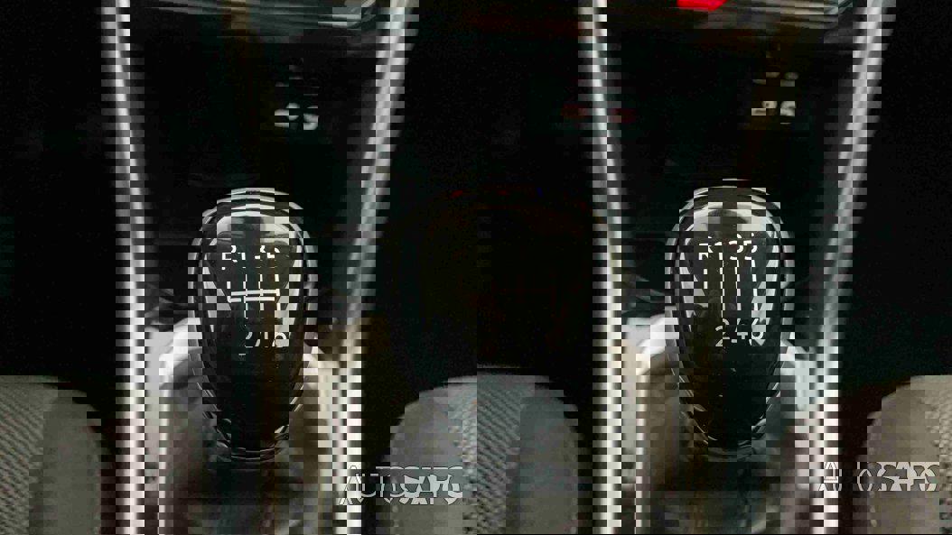 Volkswagen T-Roc 1.0 TSI de 2024