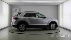 Volkswagen T-Roc 1.0 TSI de 2024