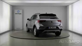 Volkswagen T-Roc 1.0 TSI de 2024