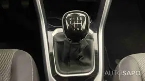 Volkswagen T-Roc 1.0 TSI de 2024