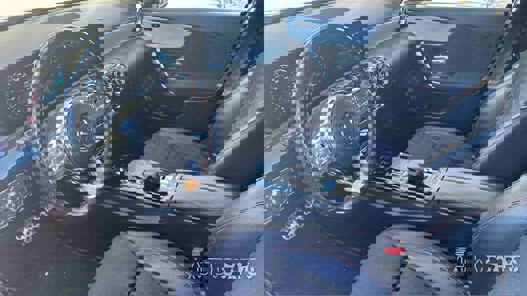 Mercedes-Benz Classe A 250 e AMG Line de 2022