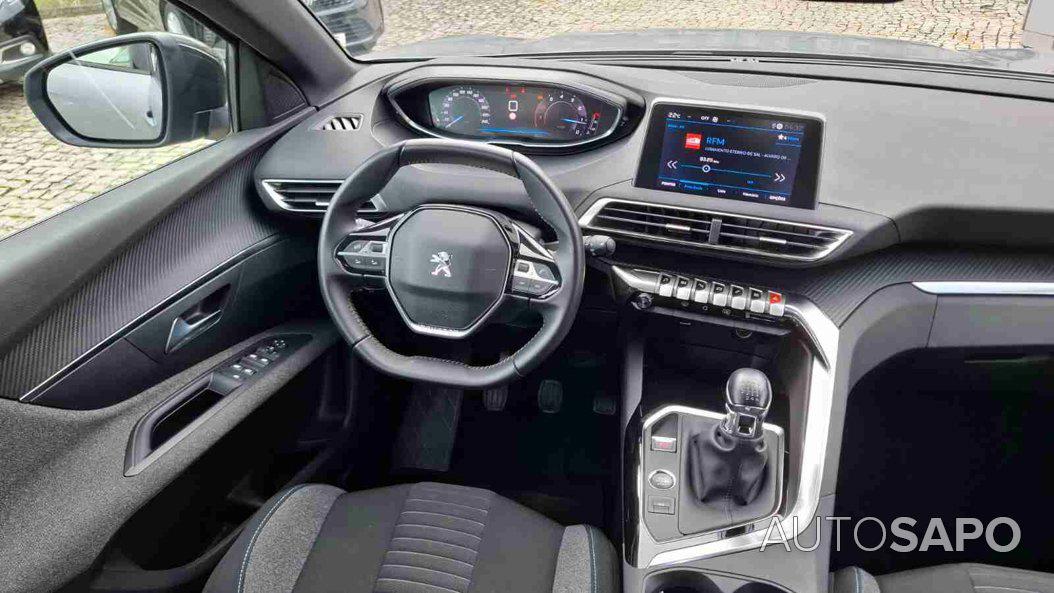 Peugeot 3008 1.2 PureTech Active Pack de 2024