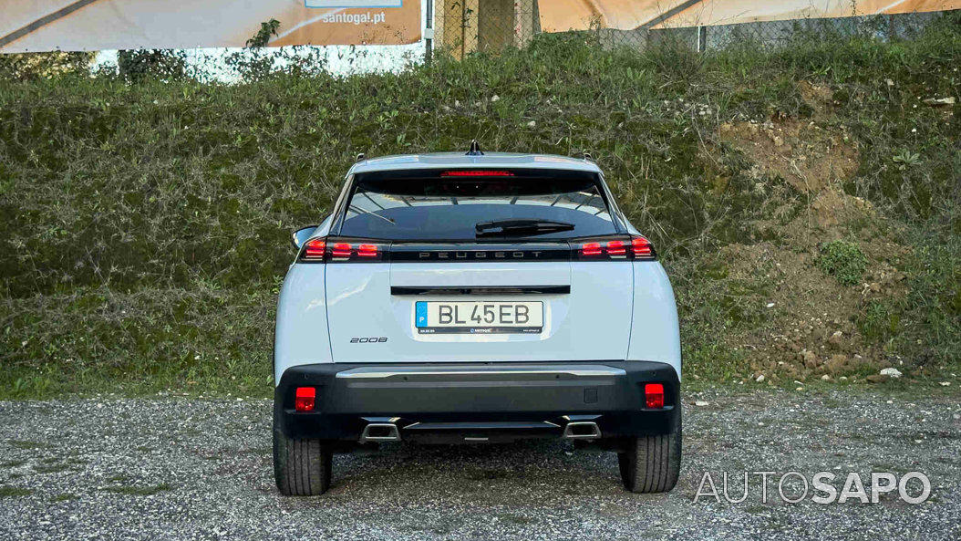 Peugeot 2008 1.2 PureTech Allure EAT8 de 2025