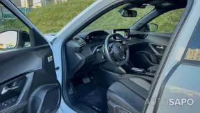 Peugeot 2008 1.2 PureTech Allure EAT8 de 2025