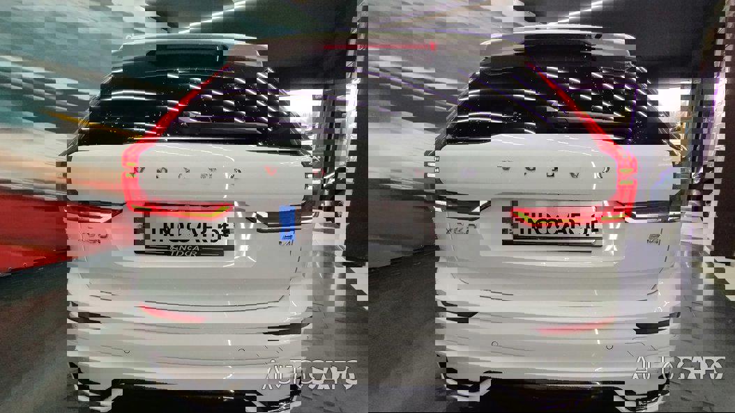 Volvo XC60 2.0 B4 R-Design de 2021