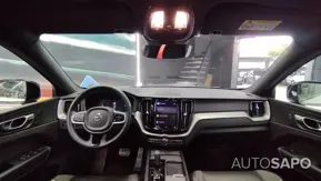 Volvo XC60 2.0 B4 R-Design de 2021