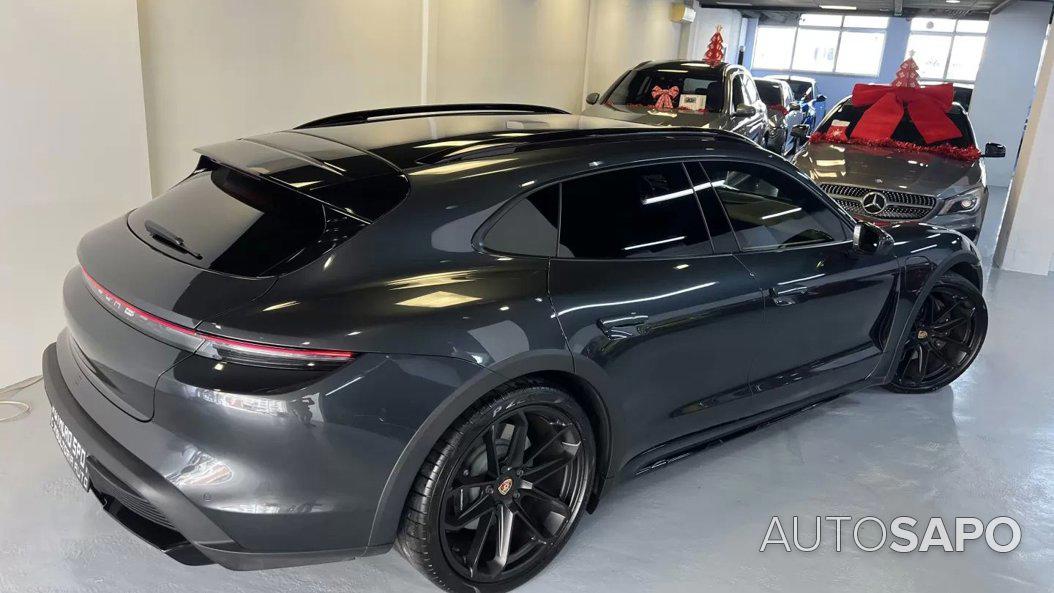 Porsche Taycan Cross Turismo 4S de 2023