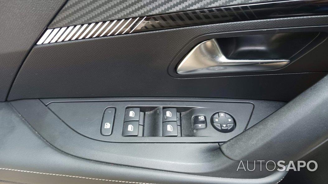 Peugeot e-2008 de 2024