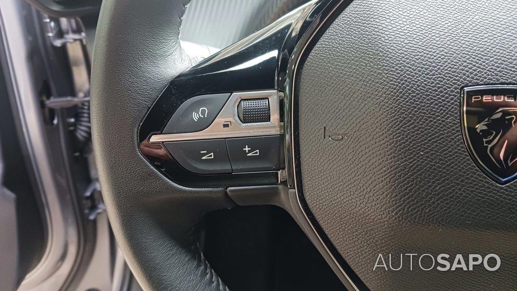 Peugeot e-2008 de 2024