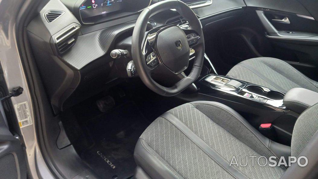 Peugeot e-2008 de 2024