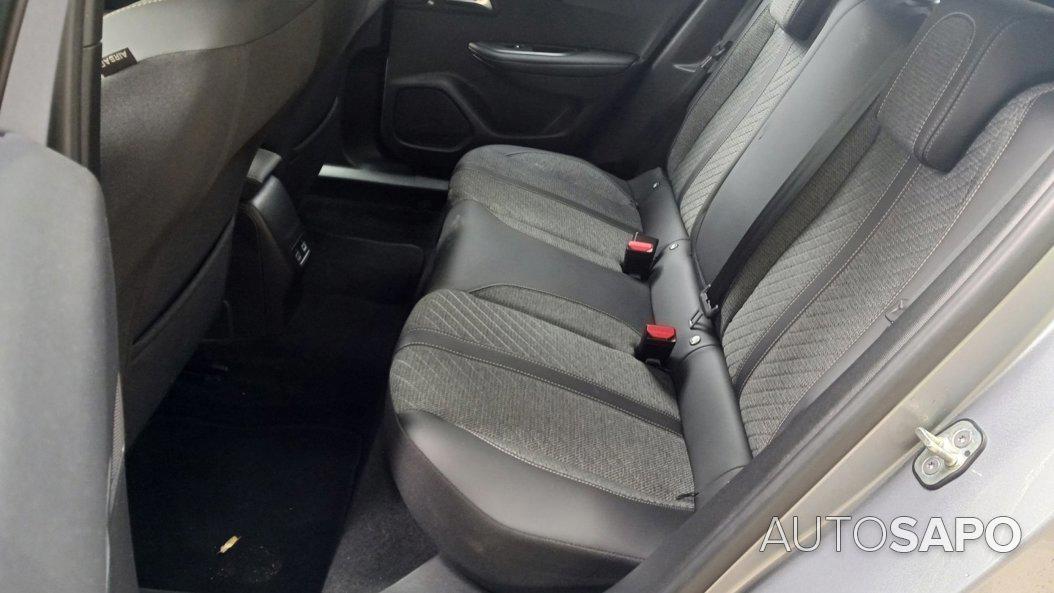 Peugeot e-2008 de 2024