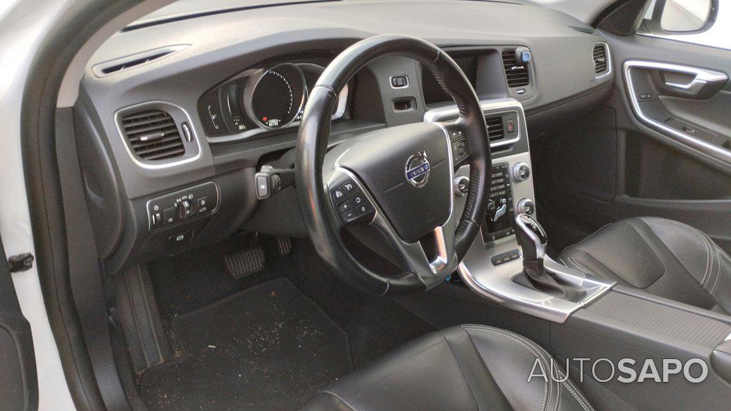 Volvo V60 D6 AWD Plug-in Hybrid 2.4 Momentum de 2018