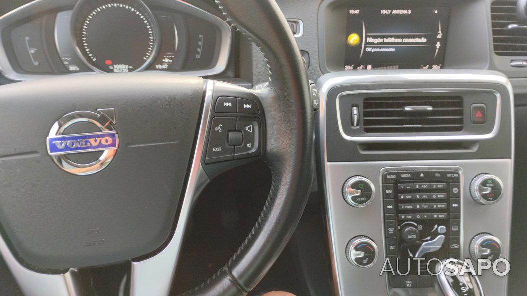 Volvo V60 D6 AWD Plug-in Hybrid 2.4 Momentum de 2018