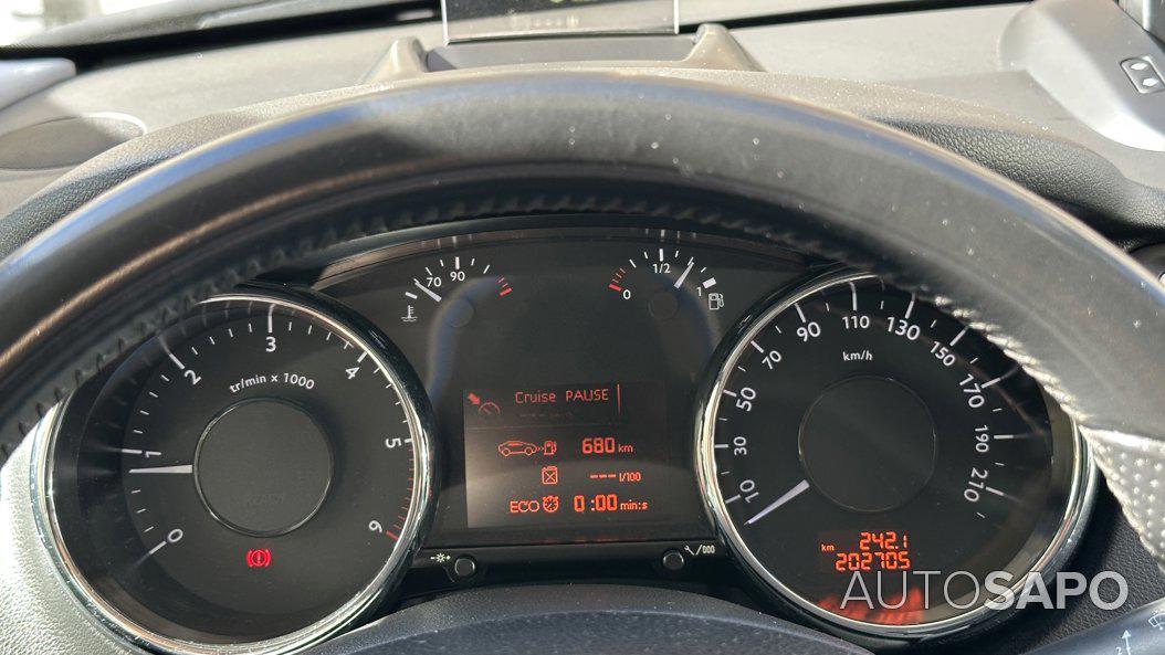 Peugeot 5008 2.0 HDi 7L Allure J17 de 2015